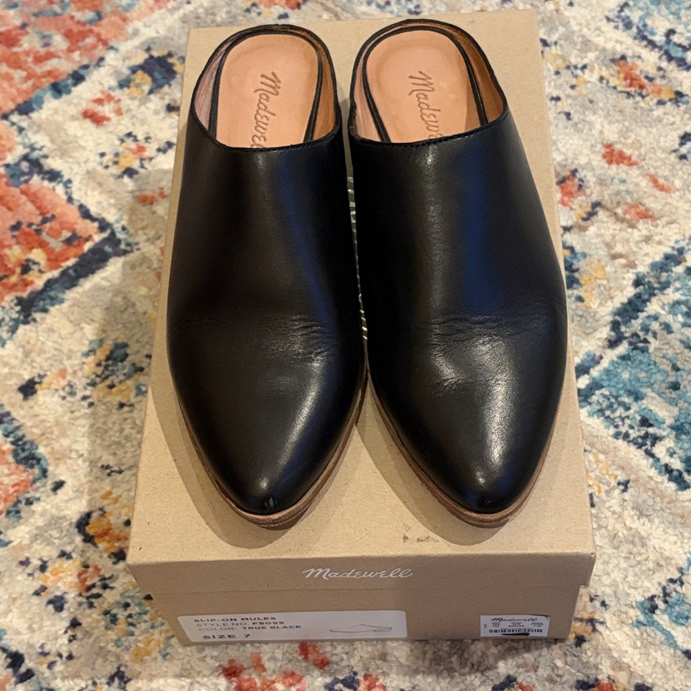 Madewell Black Leather Slip-On Mules 7 Clogs Slides stacked leather heel EUC